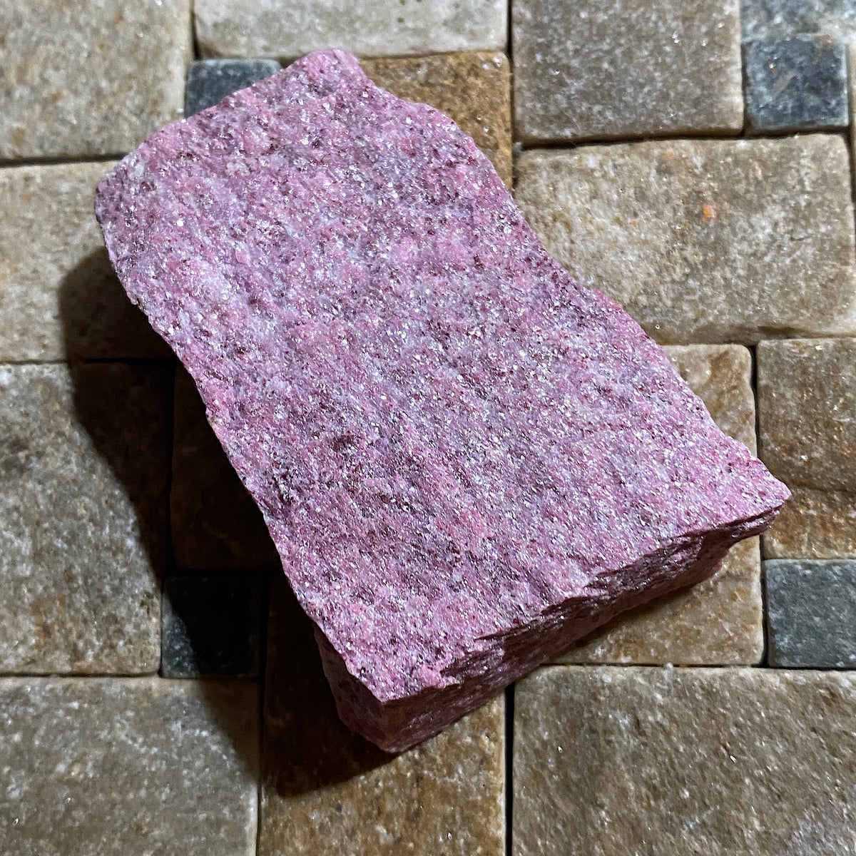 THULITE : OTTA RIVER, LOM, INNLANDET, NORWAY          75g. MF5491