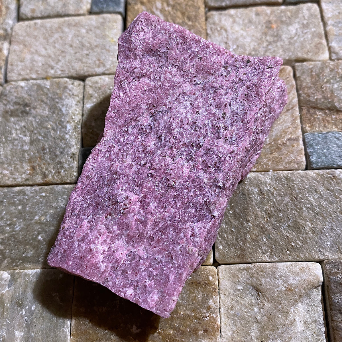 THULITE : OTTA RIVER, LOM, INNLANDET, NORWAY          75g. MF5491