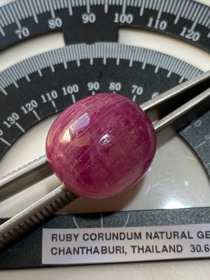 RUBY CORUNDUM NATURAL GEMSTONE : CHANTHABURI, THAILAND. 30.69Ct MFG4843