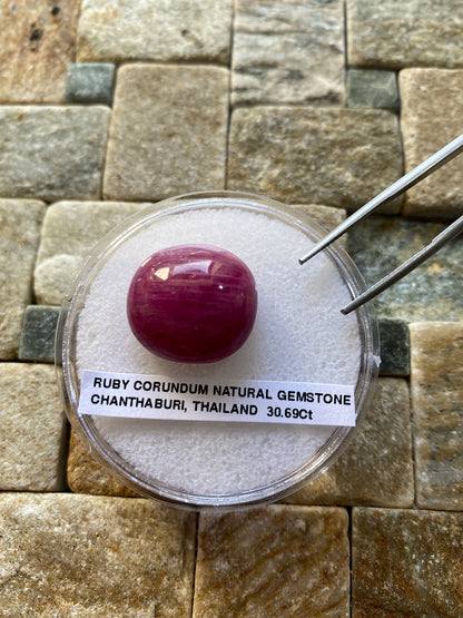 RUBY CORUNDUM NATURAL GEMSTONE : CHANTHABURI, THAILAND. 30.69Ct MFG4843