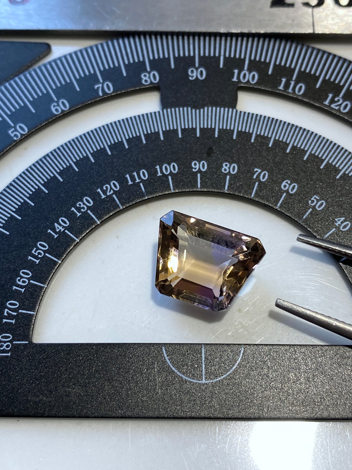 AMETRINE NATURAL GEMSTONE : ANAHI MINE, SANTA CRUZ, BOLIVIA 6.93Ct MFG4845