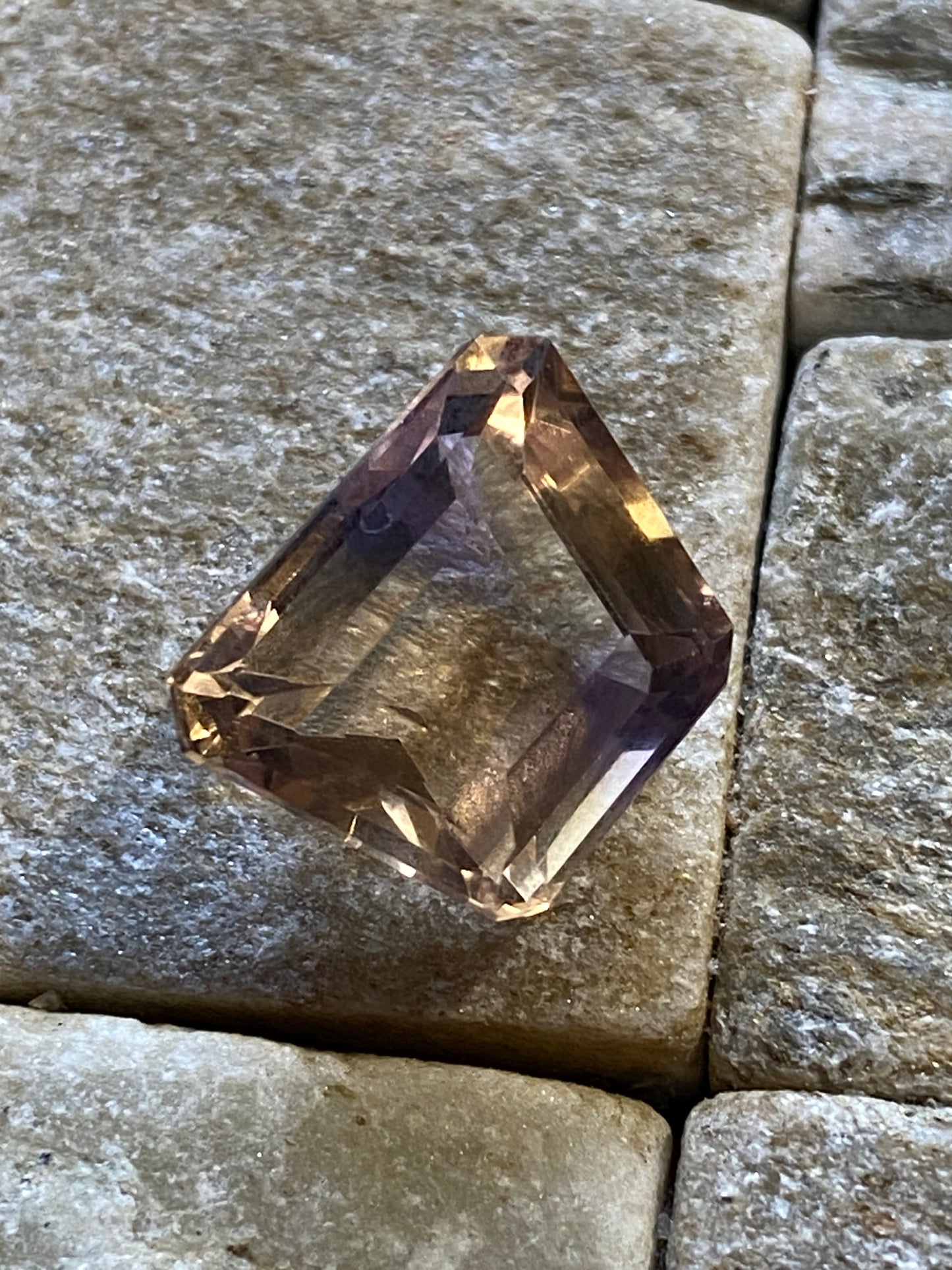 AMETRINE NATURAL GEMSTONE : ANAHI MINE, SANTA CRUZ, BOLIVIA 6.93Ct MFG4845