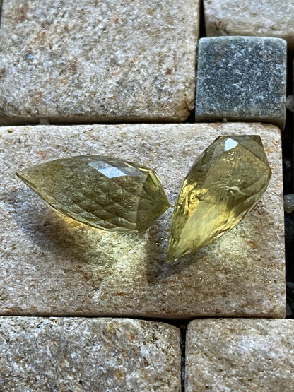 APATITE NATURAL GEMSTONES x 2 : IMILCHIL, MOROCCO. 13.21Ct MFG4846