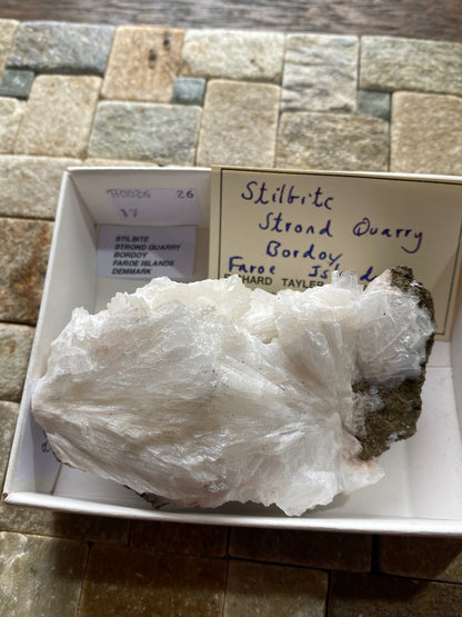 STILBITE : STROND QUARRY, BORDOY, FAROE ISLANDS, DENMARK. 149g MF4830