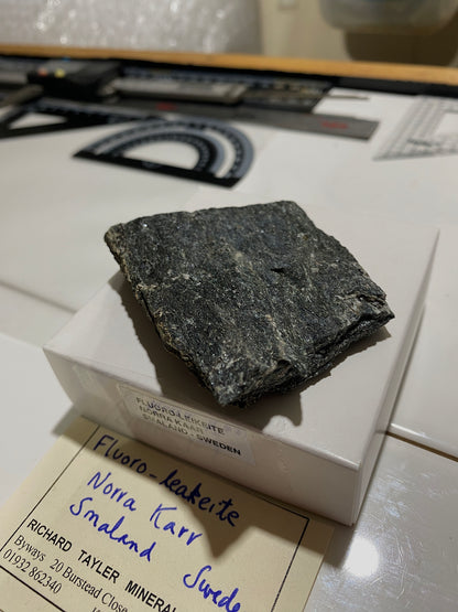 FLUORO-LEIKEITE : RARE SPECIMEN FROM NORRA KARR, SMALAND, SWEDEN 59g MF4832