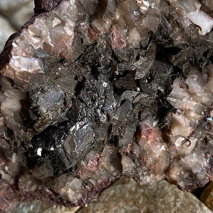 HAUSMANNITE [ETC] - TY COCH MINE, PORTCAWL, BRIDGENED, WALES. 76g MF2383