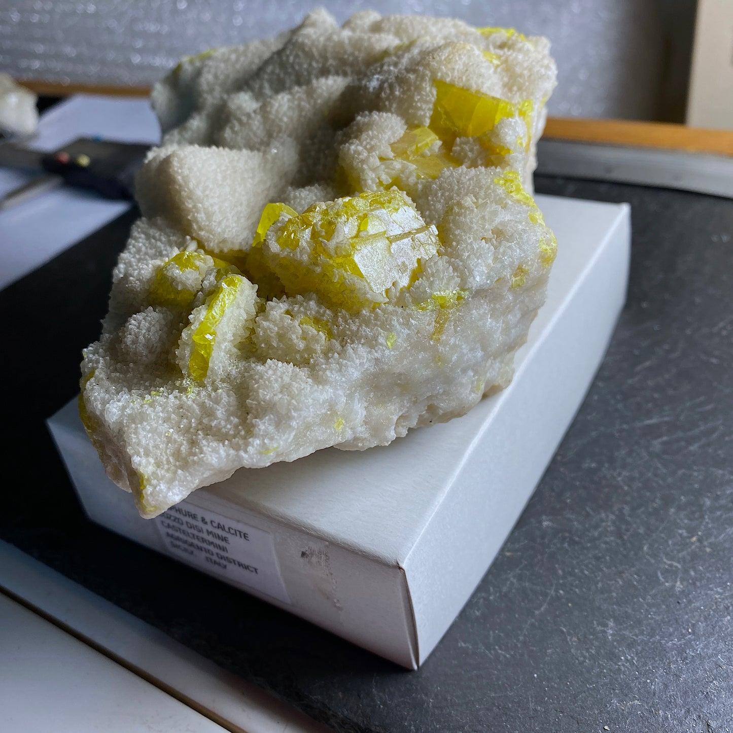 SULPHUR WITH CALCITE BEAUTIFUL LARGE SPECIMEN FROM SICILY LARGE 910g MF1569