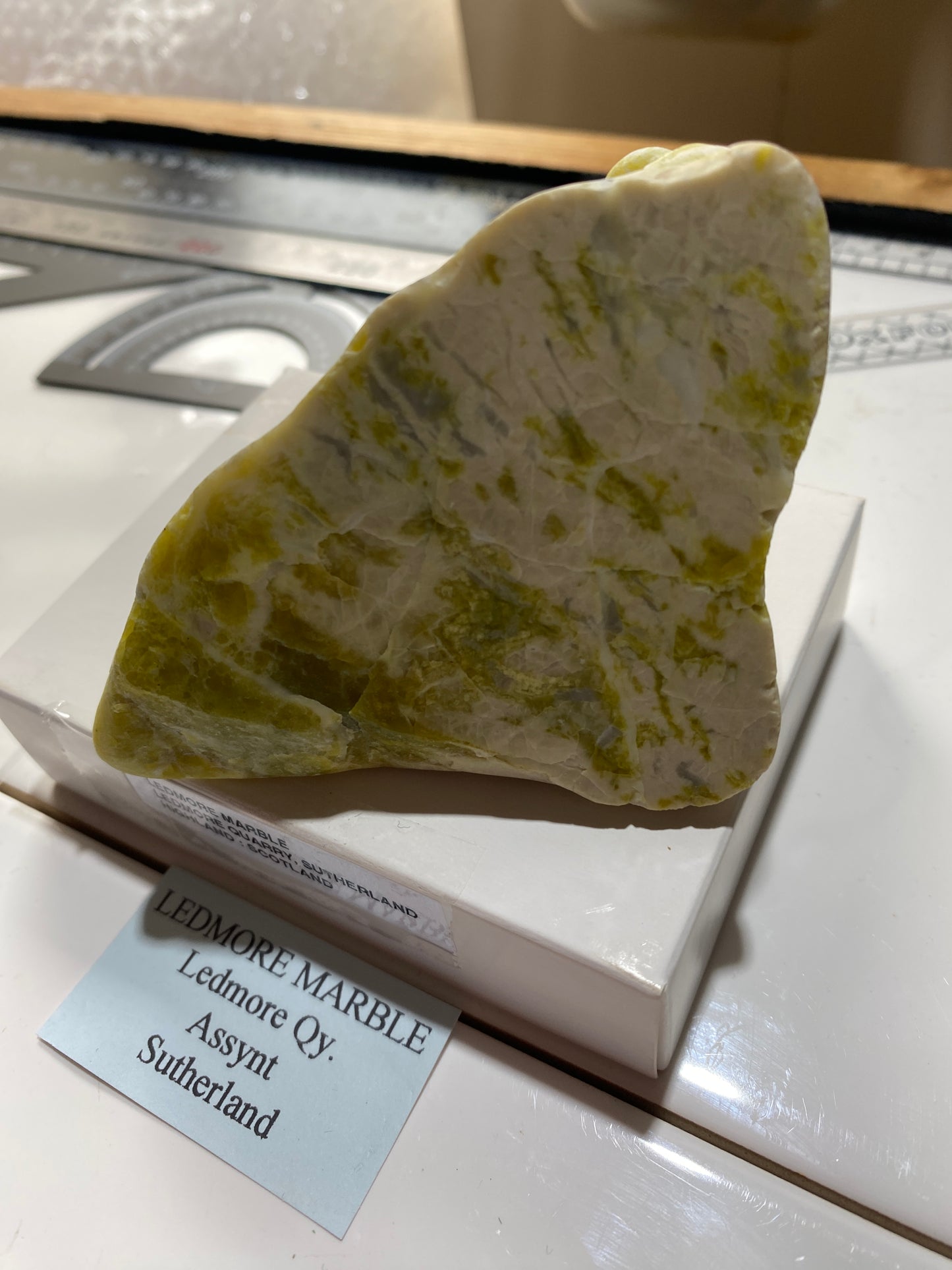 LEDMORE MARBLE : LEDMORE QUARRY, SUTHERLAND, SCOTLAND. 187g MF4843