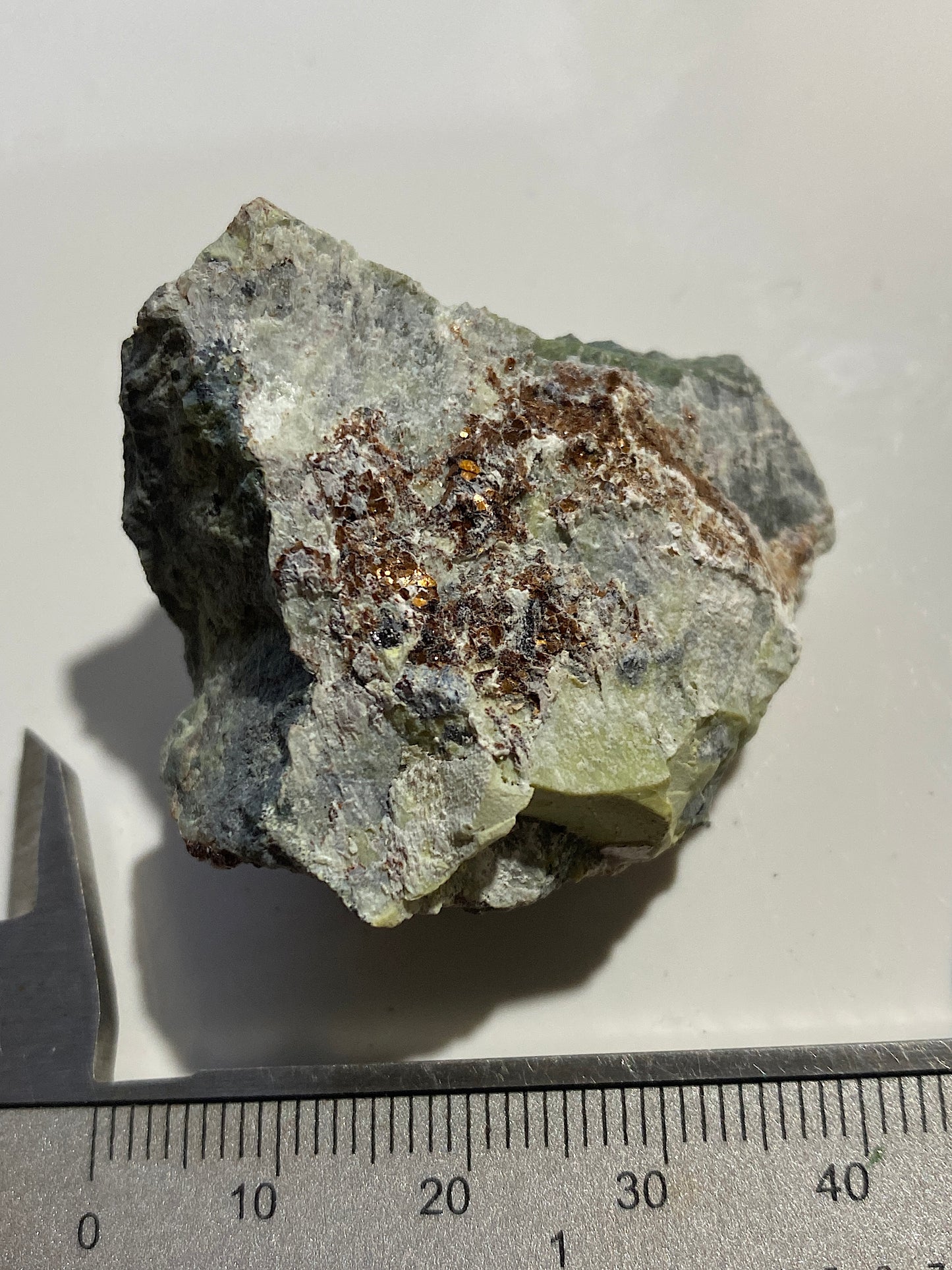PYROAURITE ON SERPENTINE :NIKKA VORD, UNST,SHETLAND, SCOTLAND 28g MF4845