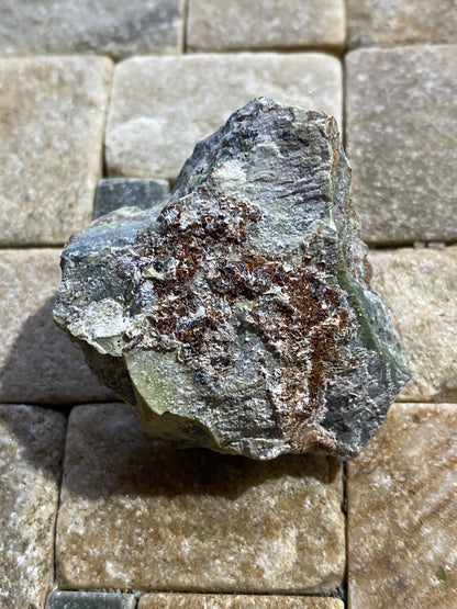 PYROAURITE ON SERPENTINE :NIKKA VORD, UNST,SHETLAND, SCOTLAND 28g MF4845