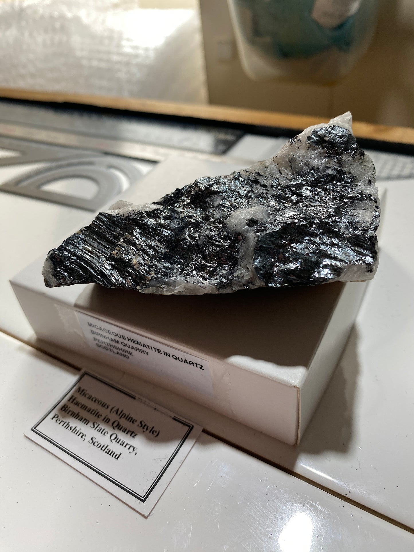 MICACEOUS HEMATITE IN QUARTZ : BIRNHAM QUARRY, PERTHSHIRE, SCOTLAND 256g MF4856