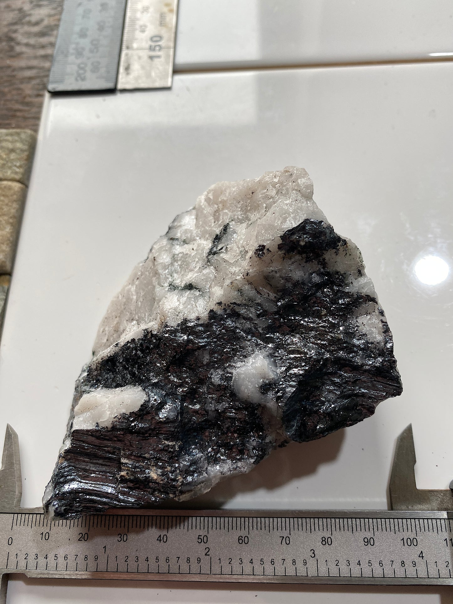 MICACEOUS HEMATITE IN QUARTZ : BIRNHAM QUARRY, PERTHSHIRE, SCOTLAND 256g MF4856