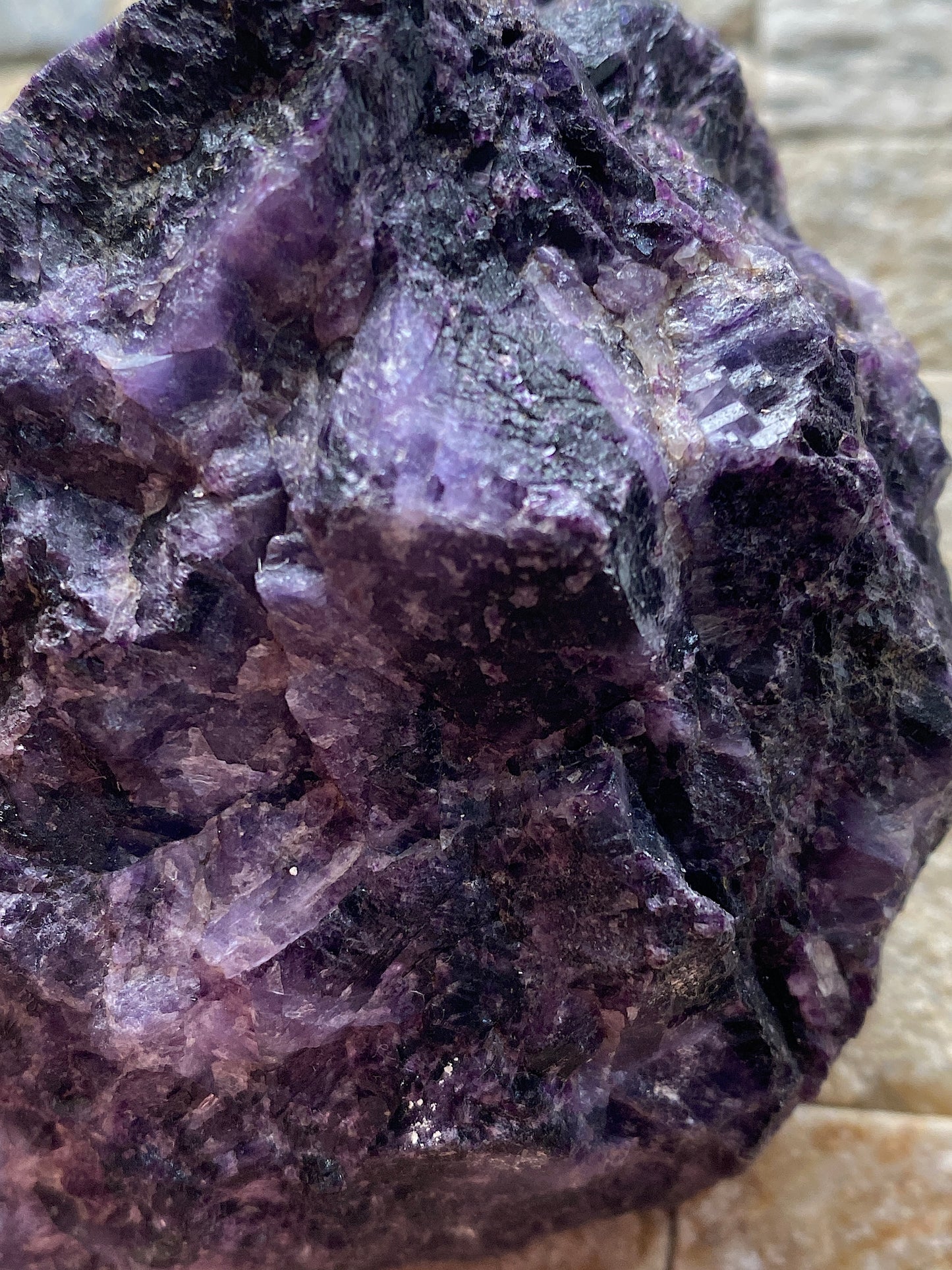 AMETHYST QUARTZ [ETC] : SCREEL HILL, CASTLE DOUGLAS, SCOTLAND  403g  MF4857