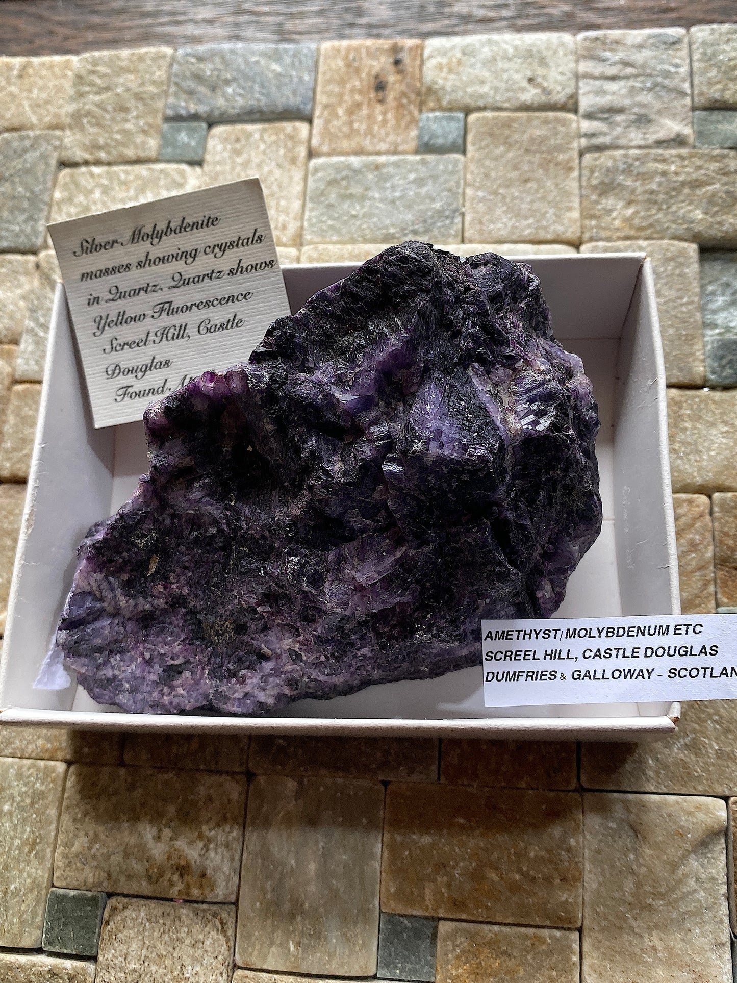 AMETHYST QUARTZ [ETC] : SCREEL HILL, CASTLE DOUGLAS, SCOTLAND  403g  MF4857