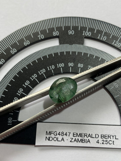 EMERALD BERYL NATURAL GEMSTONE : NDOLA, ZAMBIA. 4.25Ct MFG4847