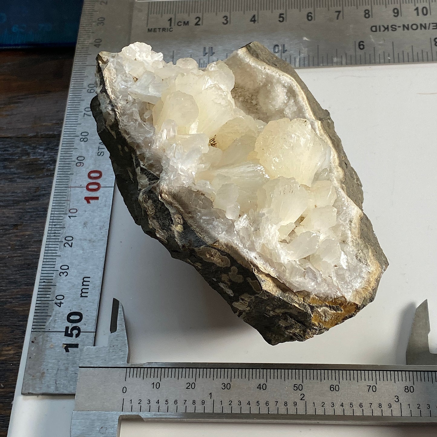 STILBITE GEODE - JALGAON DISTRICT, NASHIK, MAHARASHTRA, INDIA LARGE 380g MF2123