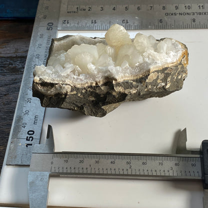 STILBITE GEODE - JALGAON DISTRICT, NASHIK, MAHARASHTRA, INDIA LARGE 380g MF2123