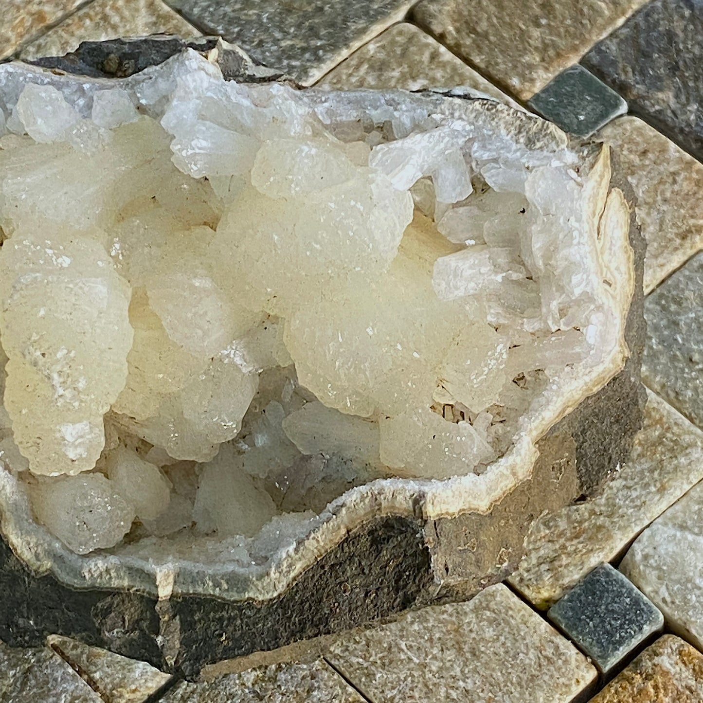 STILBITE GEODE - JALGAON DISTRICT, NASHIK, MAHARASHTRA, INDIA LARGE 380g MF2123