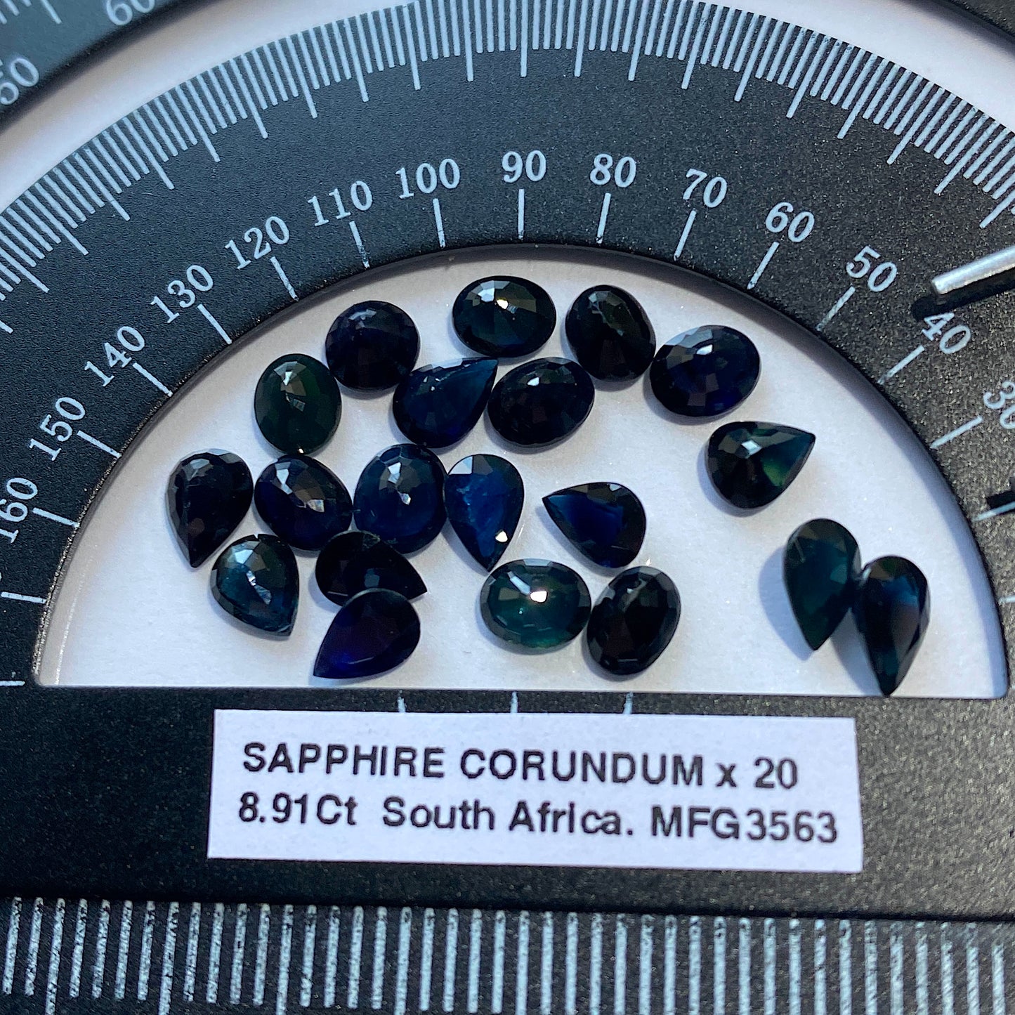SAPPHIRE CORUNDUM GEMSTONES x 20 NATURAL STONES - SOUTH AFRICA 8.91Ct MFG3563