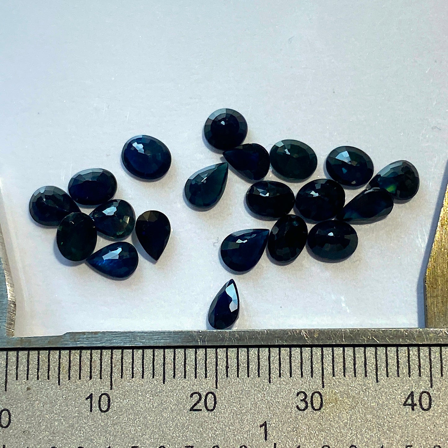 SAPPHIRE CORUNDUM GEMSTONES x 20 NATURAL STONES - SOUTH AFRICA 8.91Ct MFG3563
