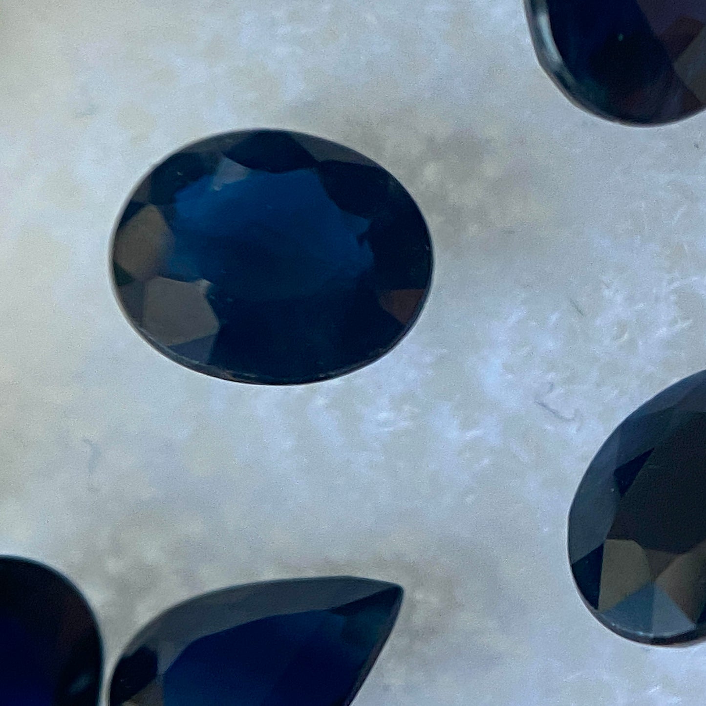 SAPPHIRE CORUNDUM GEMSTONES x 20 NATURAL STONES - SOUTH AFRICA 8.91Ct MFG3563