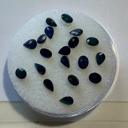 SAPPHIRE CORUNDUM GEMSTONES x 20 NATURAL STONES - SOUTH AFRICA 8.91Ct MFG3563