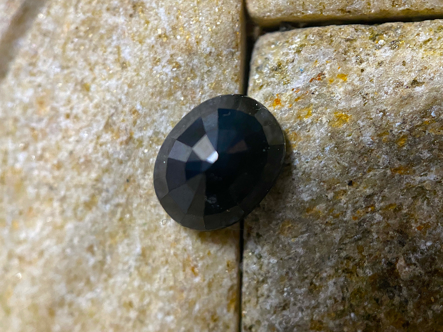 SAPPHIRE CORUNDUM NATURAL GEMSTONE : MOGOK, MANDALAY, MYANMAR 2.60Ct MFG4853