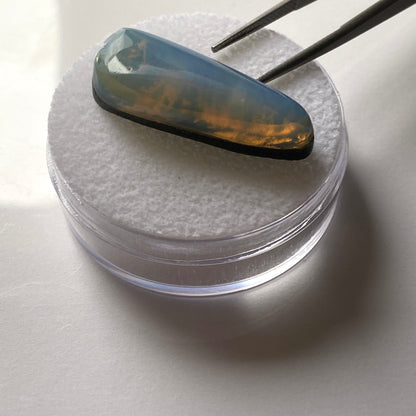 OPAL DOUBLET GEMSTONE - WESTERN AUSTRALIA. 29.40Ct MFG3897