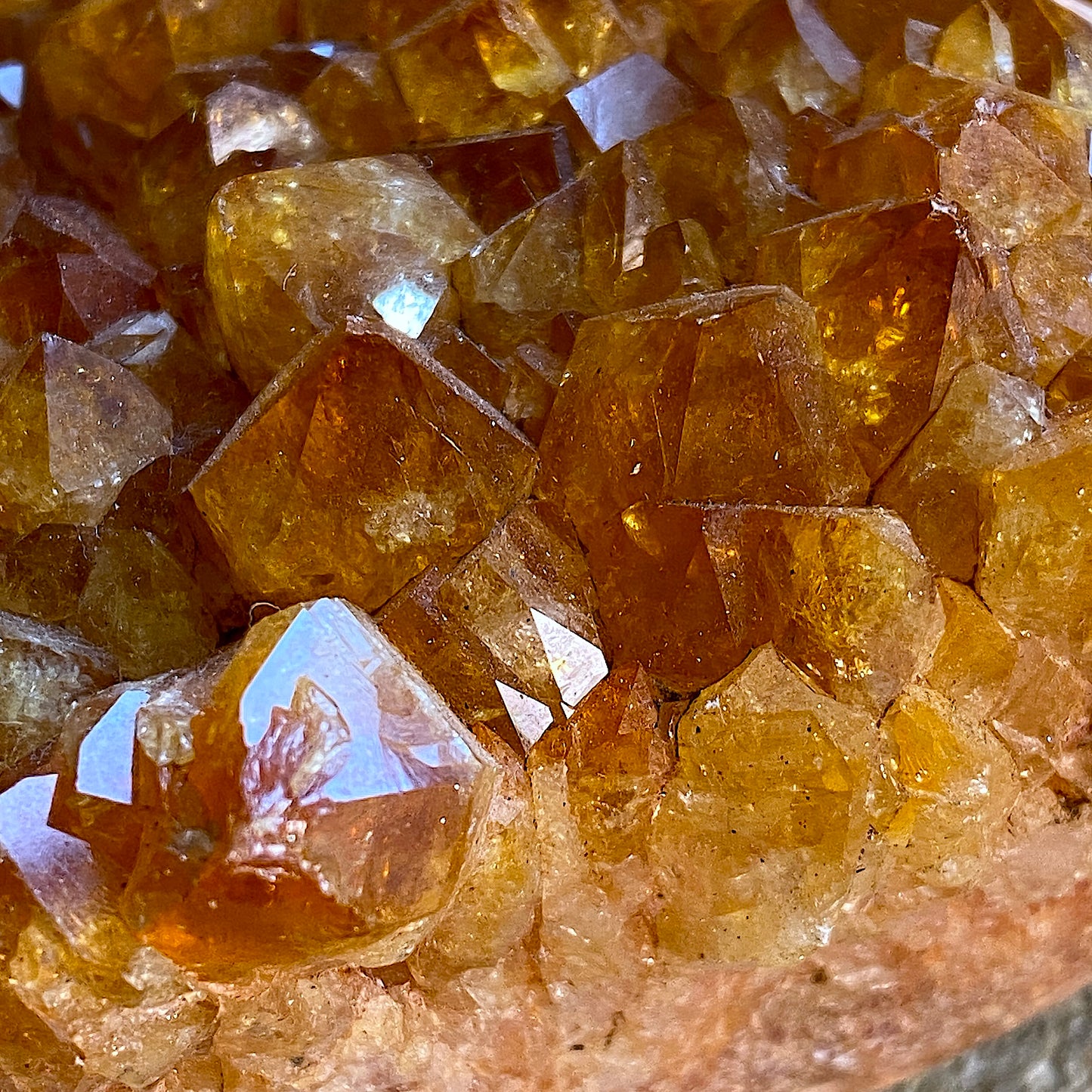 CITRINE QUARTZ LARGE SPECIMEN FROM IRAI, BRAZIL. 620g MF2144