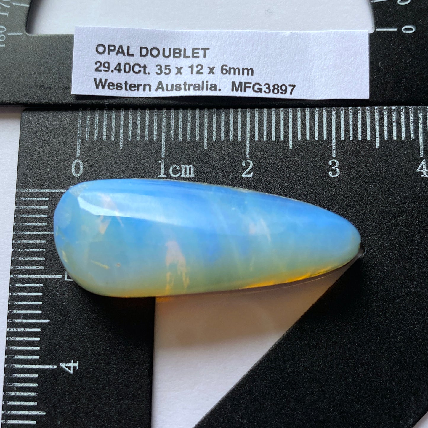 OPAL DOUBLET GEMSTONE - WESTERN AUSTRALIA. 29.40Ct MFG3897
