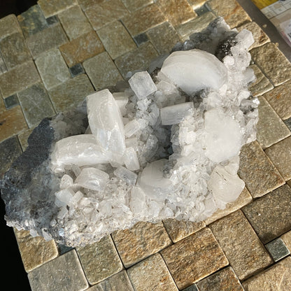 CALCITE CRYSTAL ASSEMBLAGE, NORTHERN CAPE, SOUTH AFRICA. SUBSTANTIAL 838g MF1594