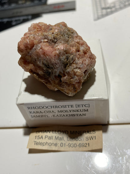 RHODOCHROSITE [ETC] : KARA-OBA, JAMBYL REGION, KAZAKHSTAN 61g MF4783