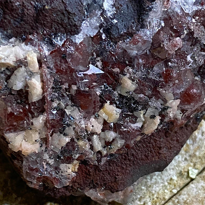 QUARTZ/HEMATITE - FLORENCE MINE, CUMBRIA, ENGLAND  95g. MF2153