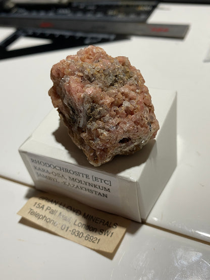 RHODOCHROSITE [ETC] : KARA-OBA, JAMBYL REGION, KAZAKHSTAN 61g MF4783