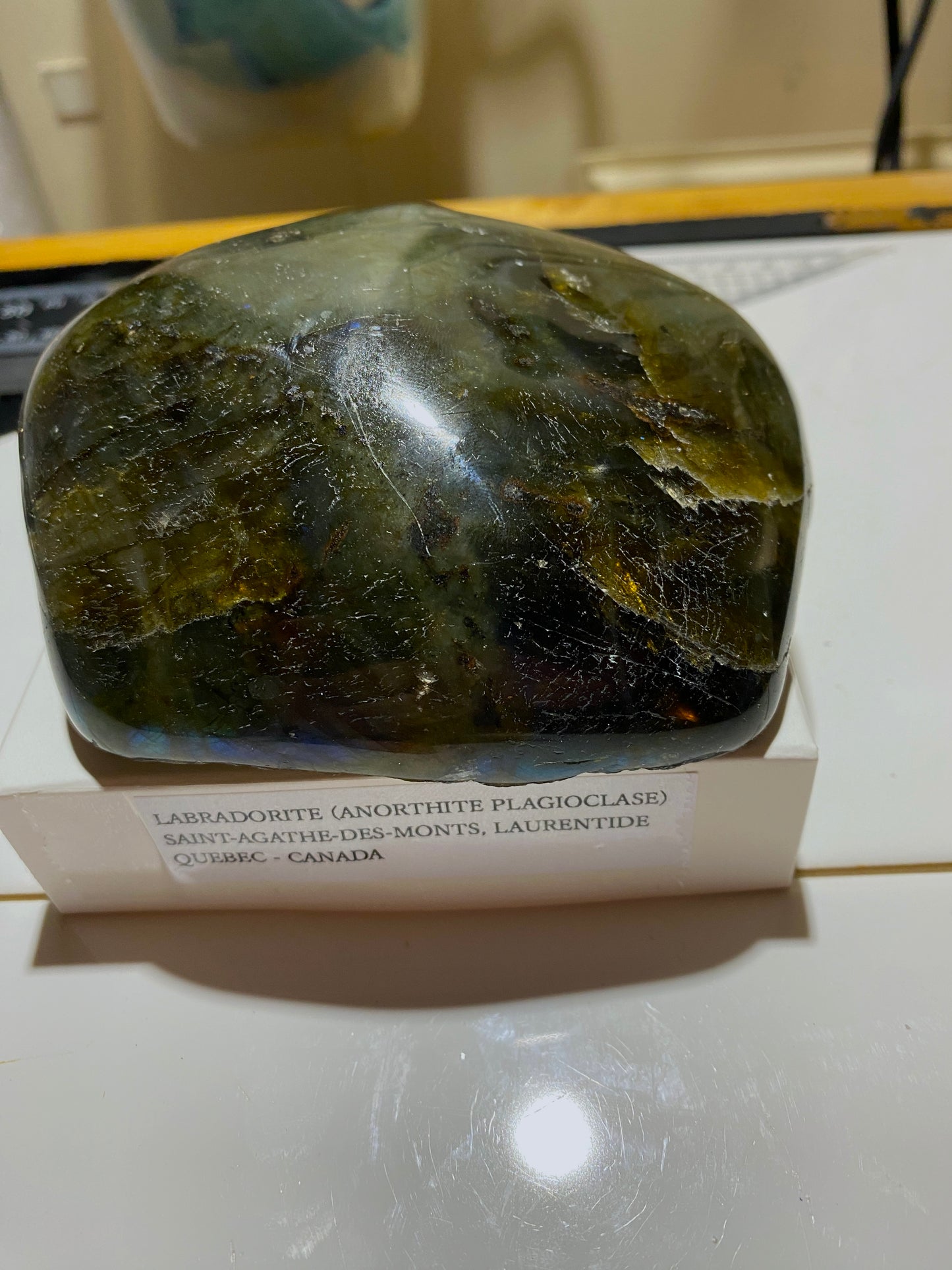 LABRADORITE [ ANORTHITE PLAGIOCLASE] : LAURENTIDES, CANADA  547g MF4748