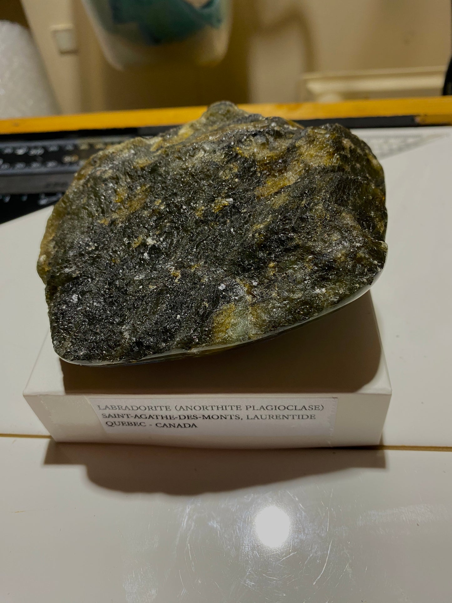 LABRADORITE [ ANORTHITE PLAGIOCLASE] : LAURENTIDES, CANADA  547g MF4748