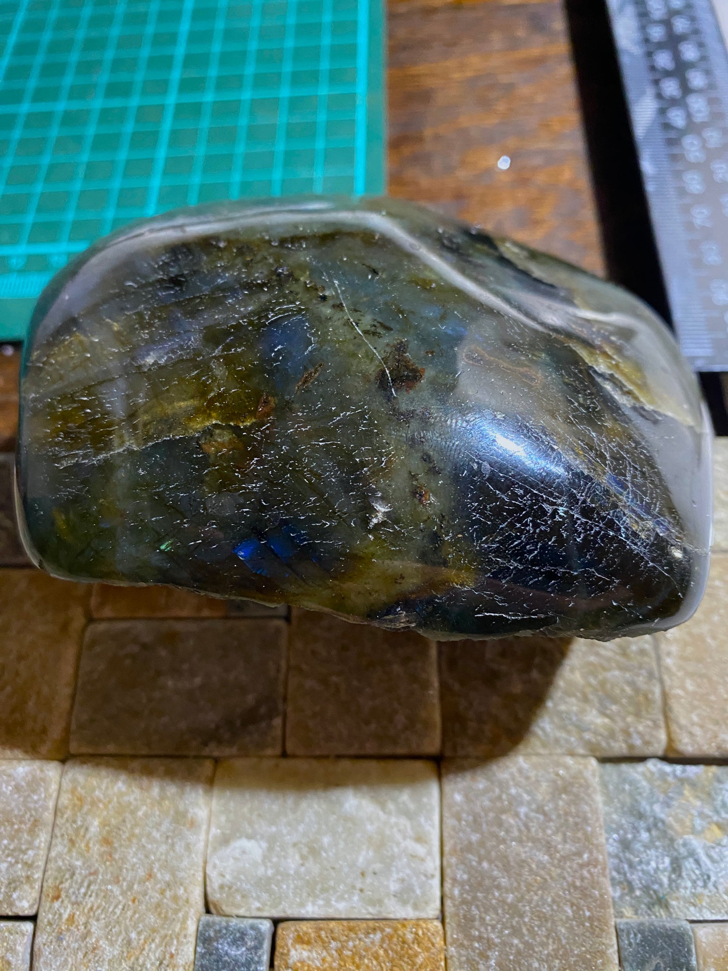LABRADORITE [ ANORTHITE PLAGIOCLASE] : LAURENTIDES, CANADA  547g MF4748