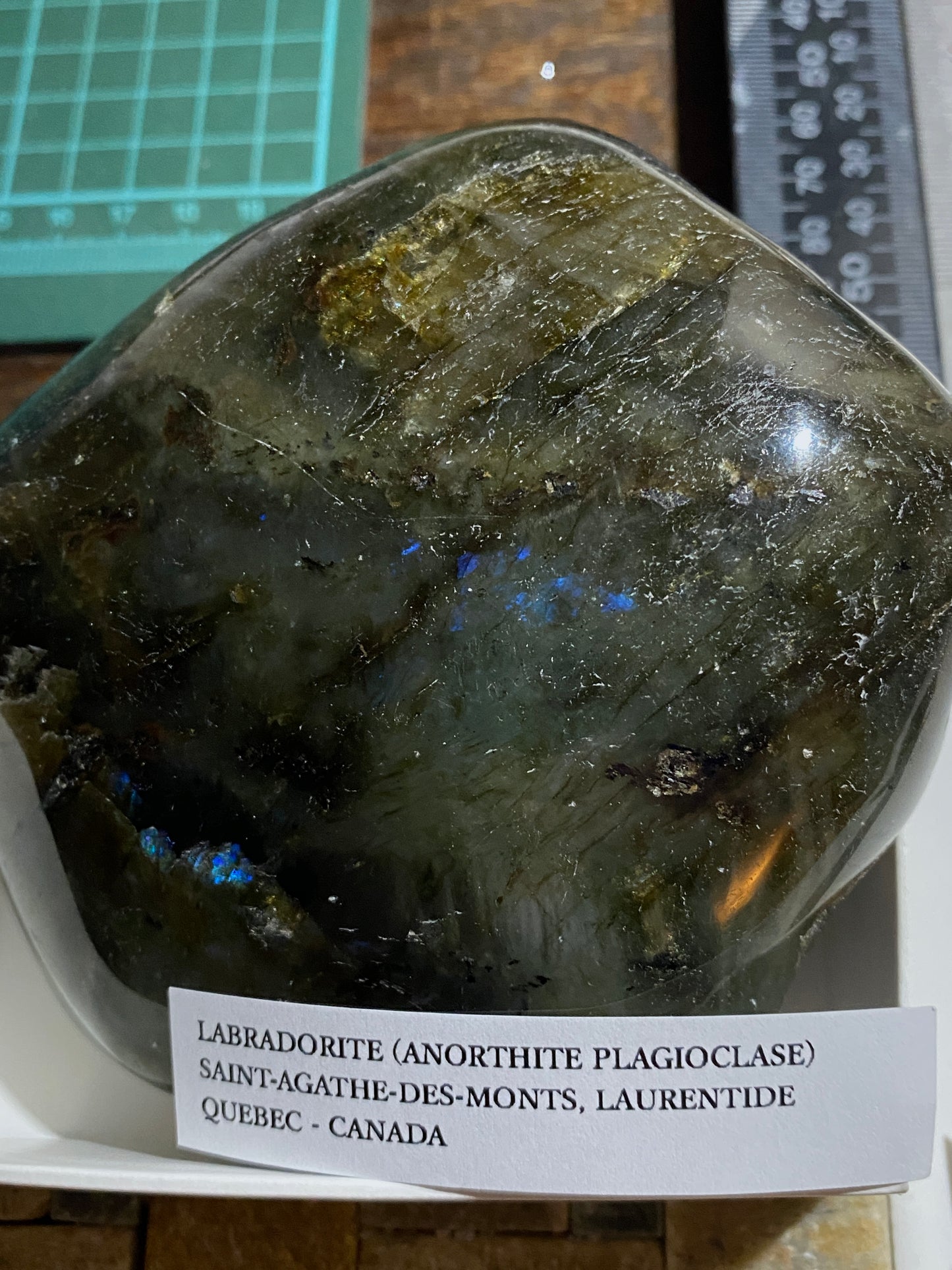 LABRADORITE [ ANORTHITE PLAGIOCLASE] : LAURENTIDES, CANADA  547g MF4748
