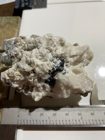 MUSCOVITE WITH MINOR SCHORL : HAROMOSH MTS, GILGIT-BALTISTAN, PAKISTAN 145g MF4750