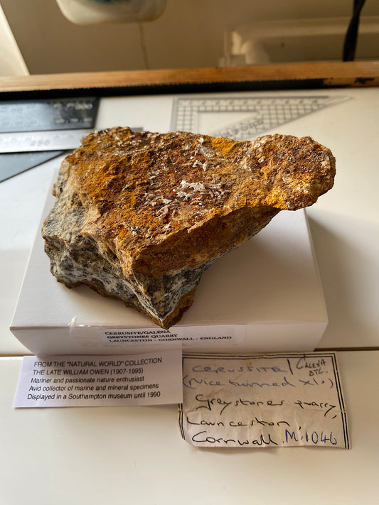 CERUSSITE [ETC] : GREYSTONES QUARRY, LAUNCASTON, CORNWALL  464g MF4751