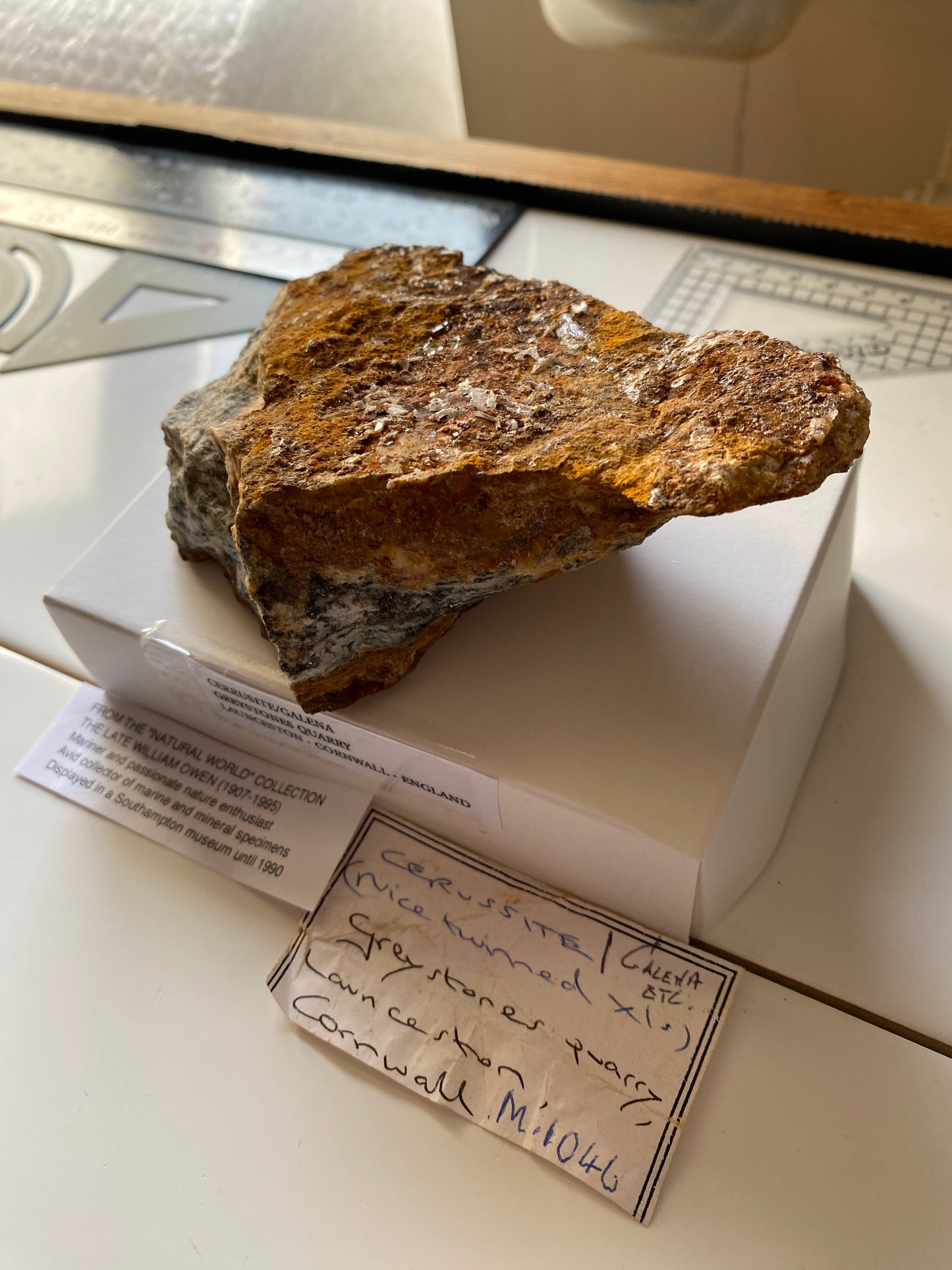 CERUSSITE [ETC] : GREYSTONES QUARRY, LAUNCASTON, CORNWALL  464g MF4751