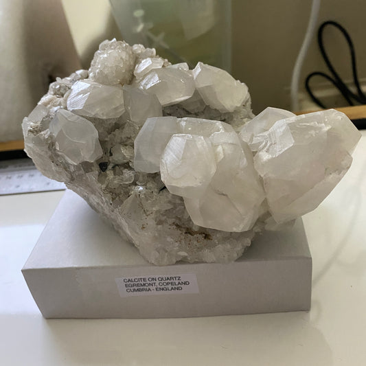 CALCITE ON QUARTZ - BIGRIGG MINE, EGREMONT, COPELAND, CUMBRIA LARGE 1316g MF2148