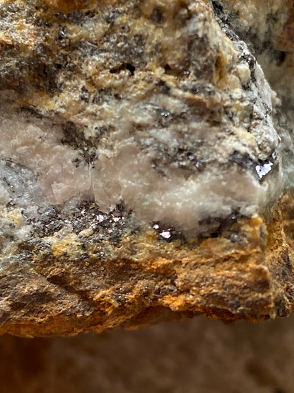 CERUSSITE [ETC] : GREYSTONES QUARRY, LAUNCASTON, CORNWALL  464g MF4751