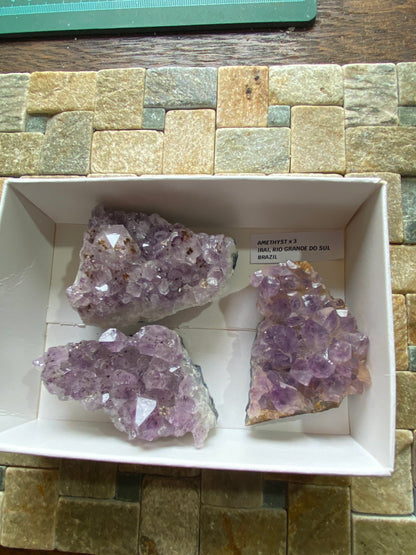 AMETHYST x 3 : IRAI, RIO GRANDE DO SUL, BRAZIL 260g. MF4754