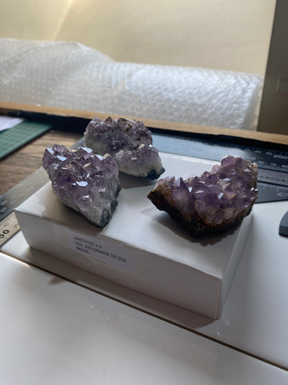 AMETHYST x 3 : IRAI, RIO GRANDE DO SUL, BRAZIL 260g. MF4754