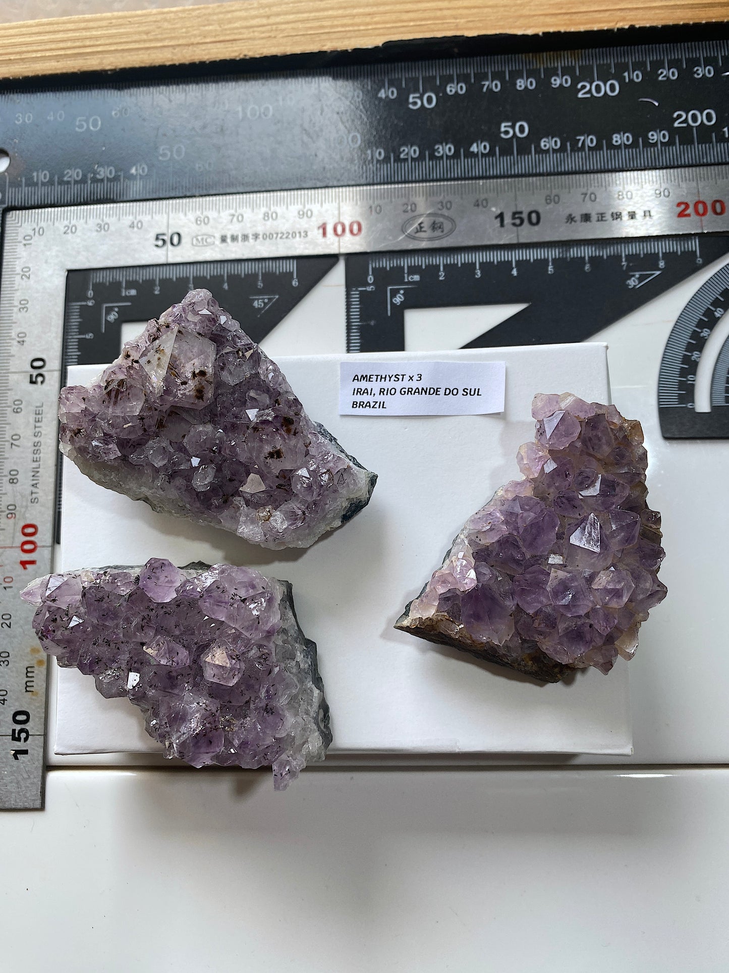 AMETHYST x 3 : IRAI, RIO GRANDE DO SUL, BRAZIL 260g. MF4754