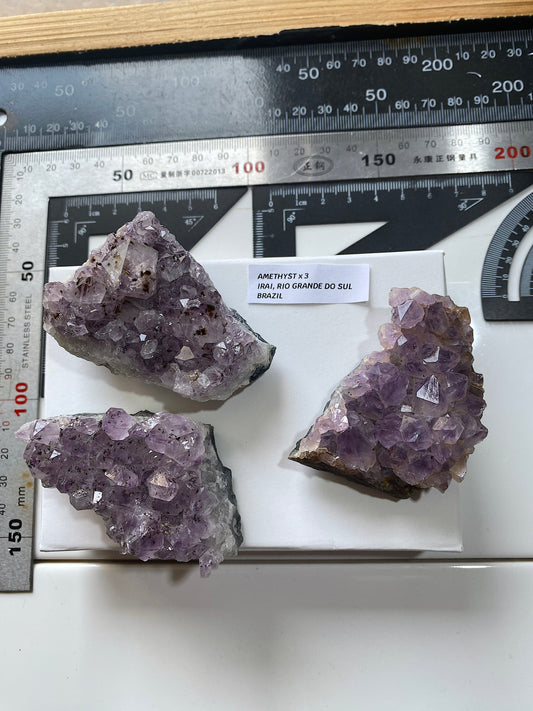 AMETHYST x 3 : IRAI, RIO GRANDE DO SUL, BRAZIL 260g. MF4754
