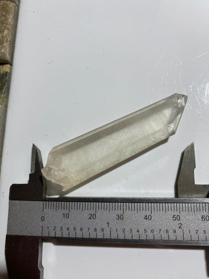 QUARTZ NATURAL CRYSTAL x 5 :  GANESH HIMAL, NEPAL, ASIA 155g. MF4755