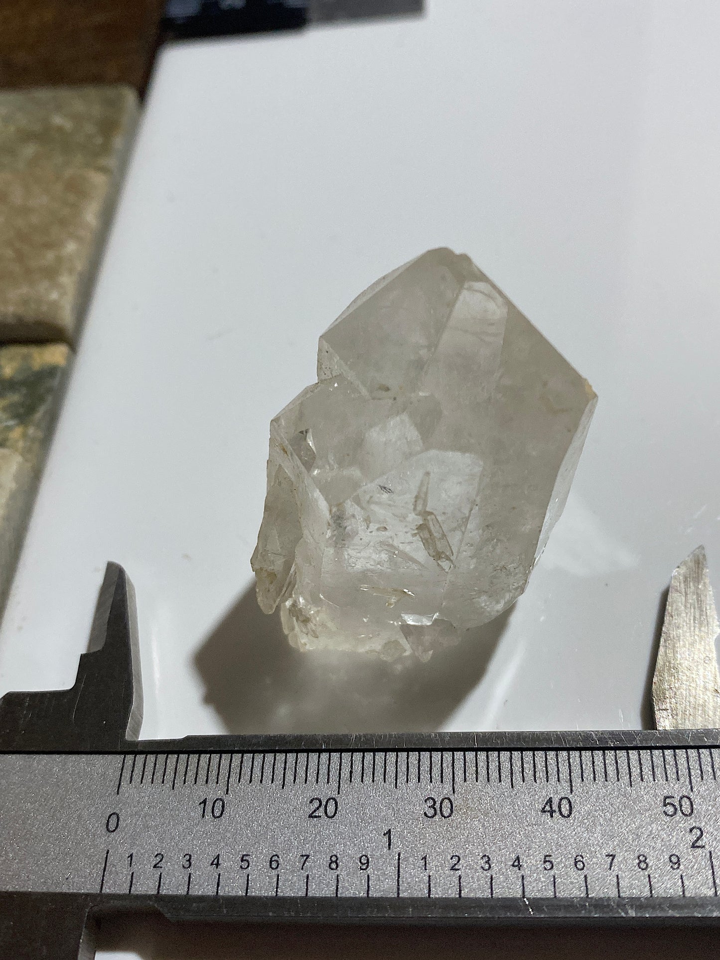 QUARTZ NATURAL CRYSTAL x 5 :  GANESH HIMAL, NEPAL, ASIA 155g. MF4755