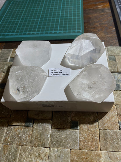 QUARTZ CRYSTAL x 4  : MOUNT IDA, ARKANSAS, U.S.A.  242g. MF4756